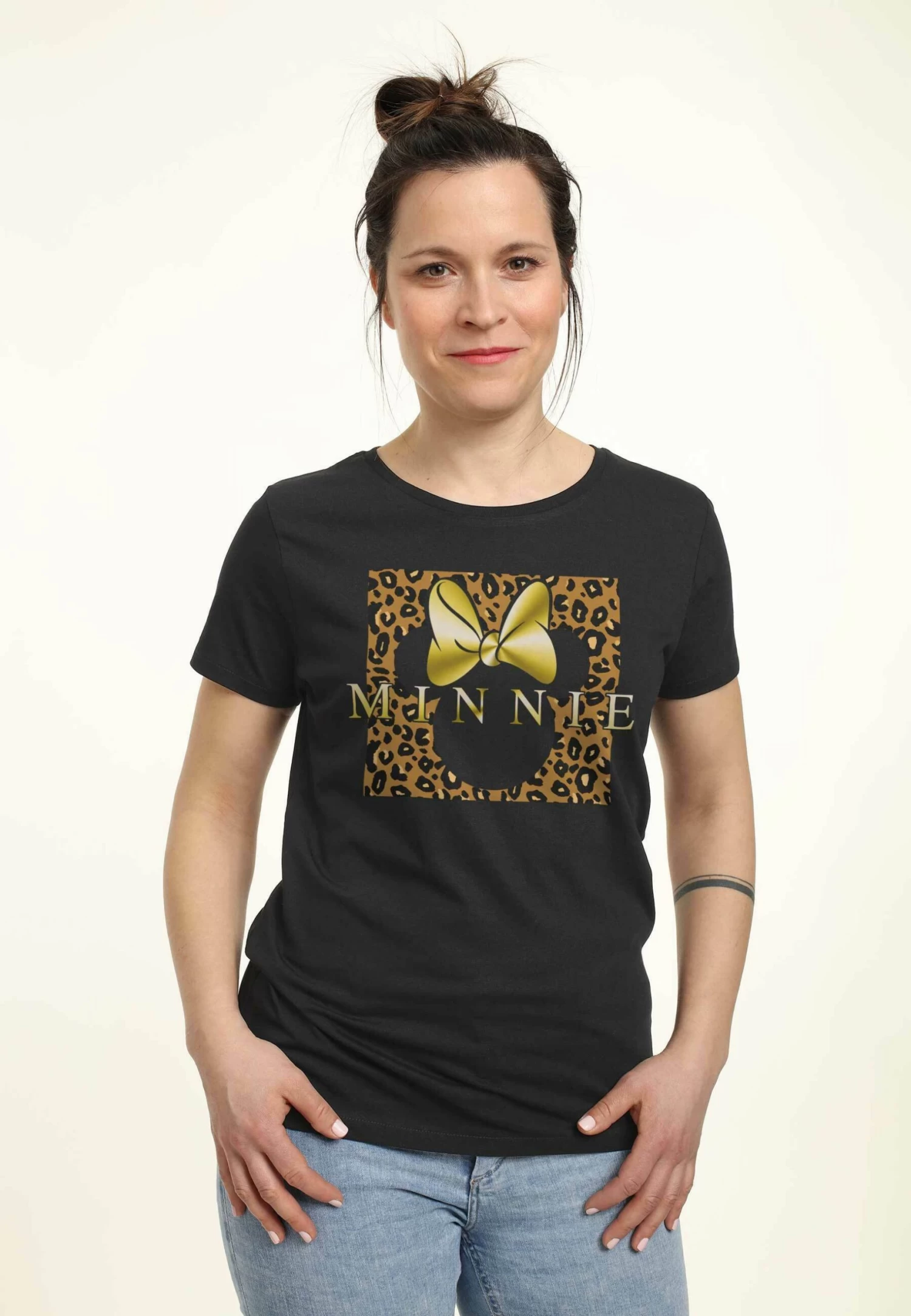 Disney Mickey Classic Leopard Square MinnieT-Shirt Con StampaBlack Donna T-shirt E Top H3A21D2AA-Q11 1 Disney Mickey Classic Leopard Square MinnieT-Shirt Con StampaBlack Donna T-shirt E Top H3A21D2AA-Q11