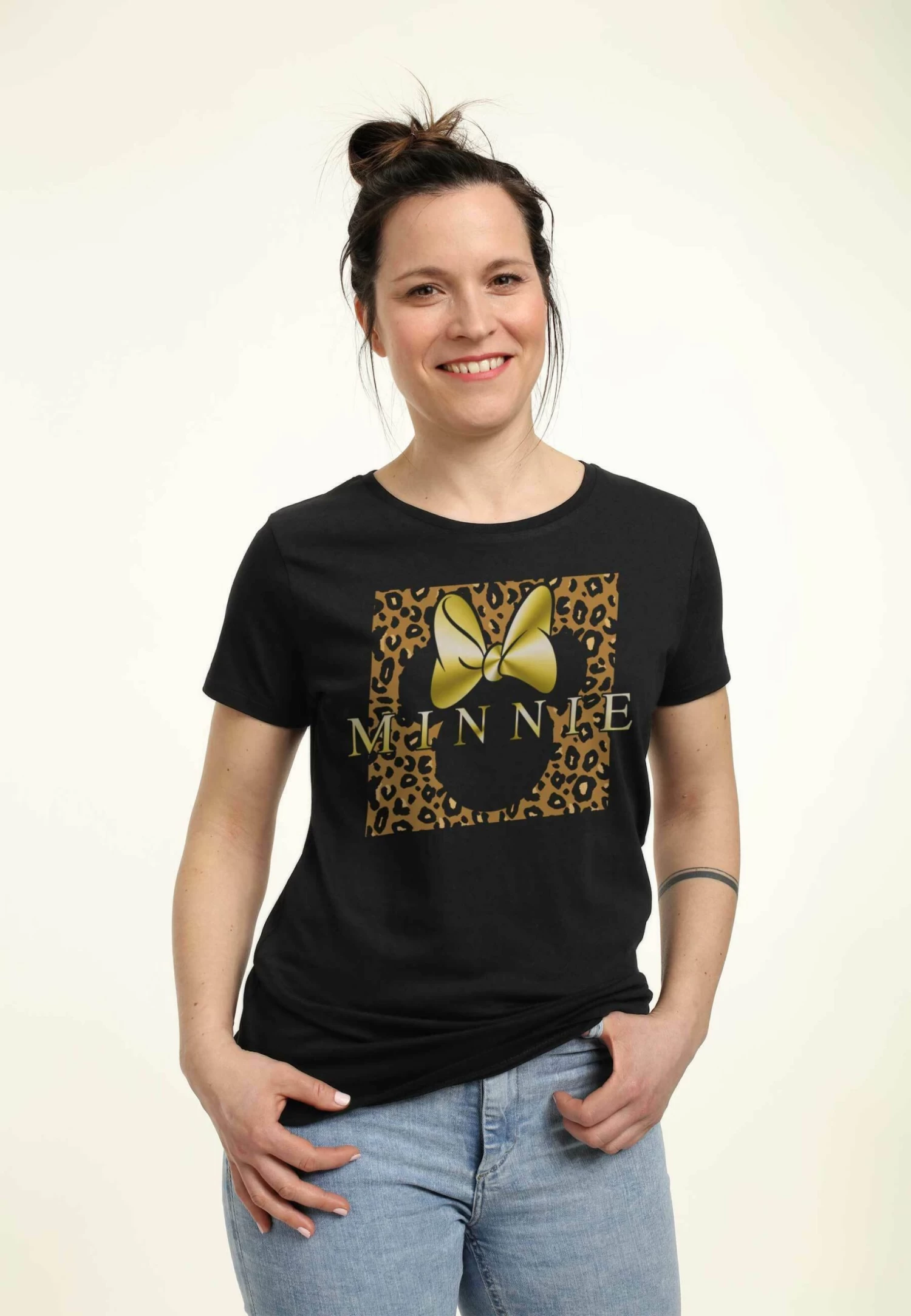 Disney Mickey Classic Leopard Square MinnieT-Shirt Con StampaBlack Donna T-shirt E Top H3A21D2AA-Q11 3 Disney Mickey Classic Leopard Square MinnieT-Shirt Con StampaBlack Donna T-shirt E Top H3A21D2AA-Q11 - immagine 3