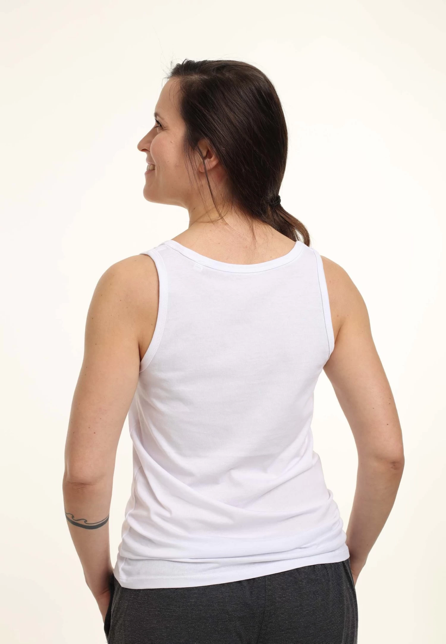 Disney Winnie The Pooh ImpossibleTopWhite Donna T-shirt E Top H3A21D6XT-A11 2 Disney Winnie The Pooh ImpossibleTopWhite Donna T-shirt E Top H3A21D6XT-A11 - immagine 2