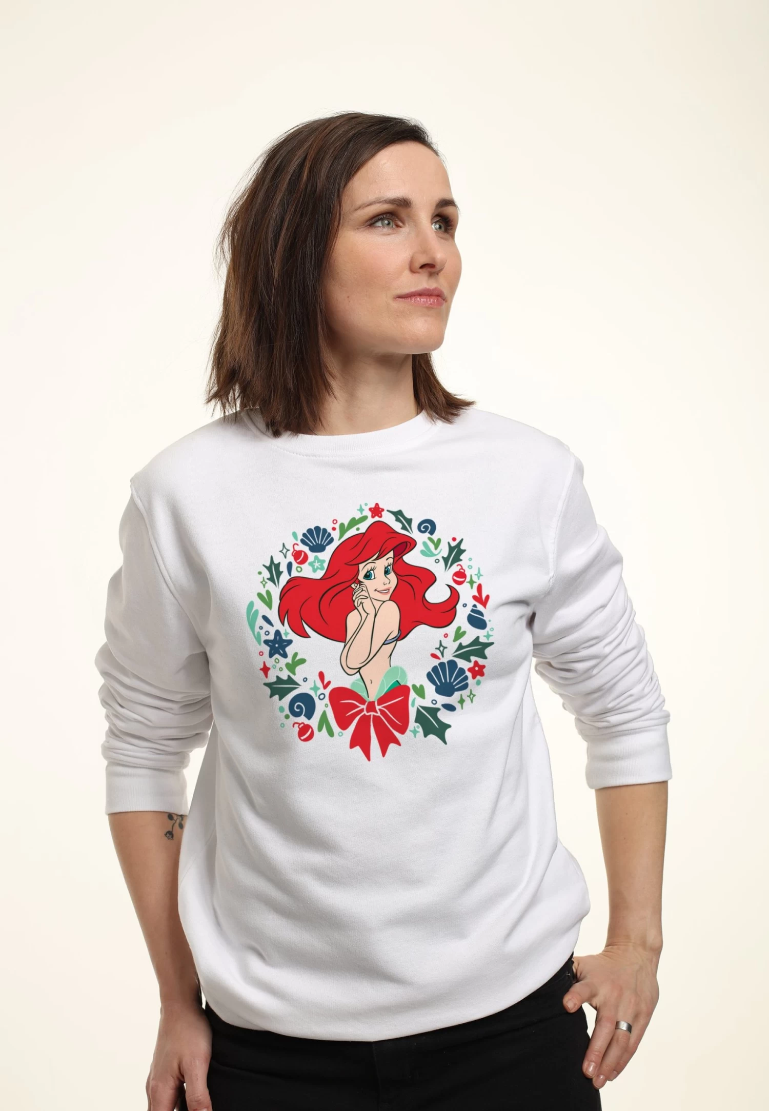 Disney The Little Mermaid Festive ArielFelpaWhite Donna Felpe H3A21J5RU-A11 3 Disney The Little Mermaid Festive ArielFelpaWhite Donna Felpe H3A21J5RU-A11 - immagine 3