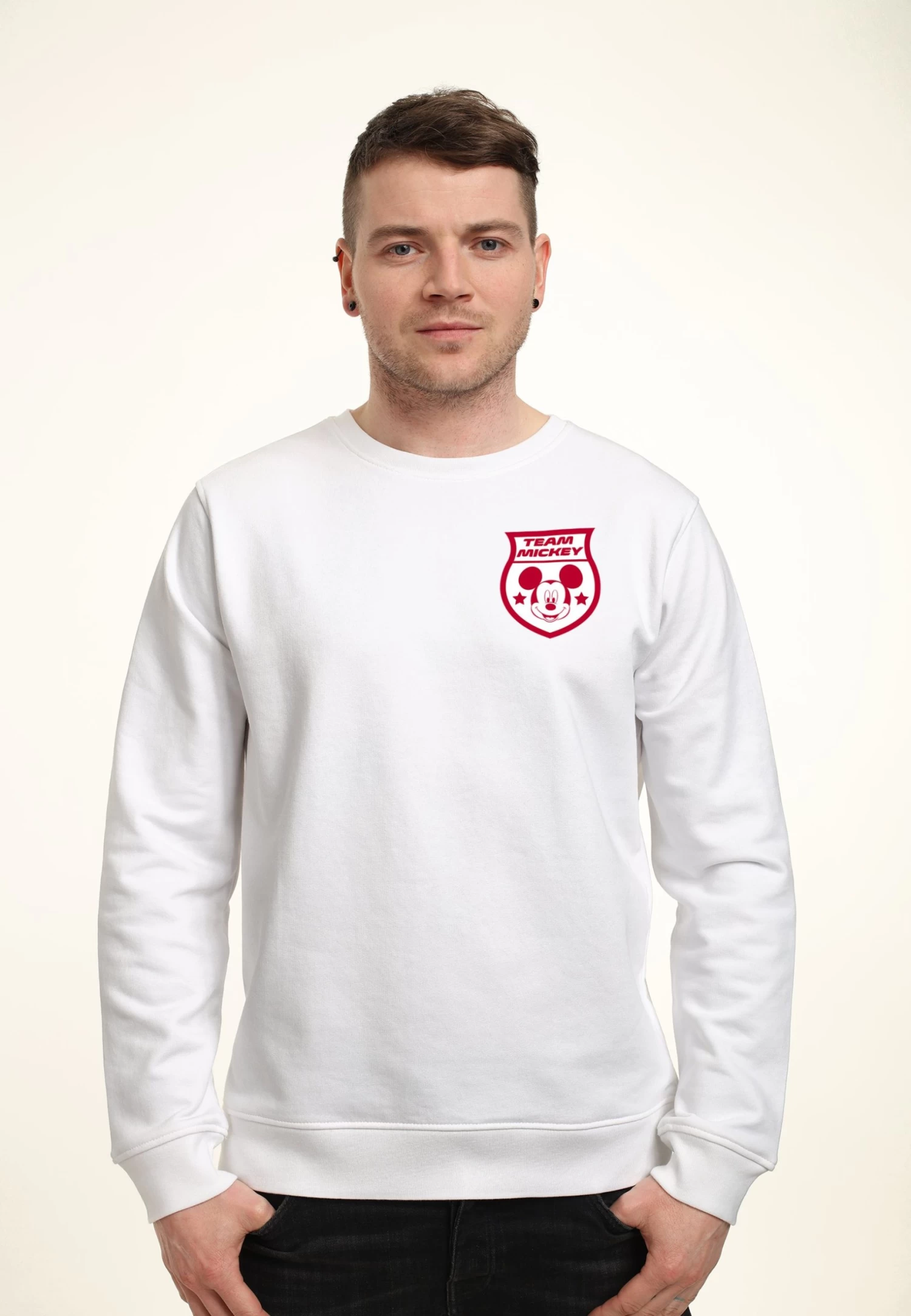 Disney Mickey Classic Japan BadgeFelpaWhite Uomo Maglieria E Felpe H3A22S6AN-A11 1 Disney Mickey Classic Japan BadgeFelpaWhite Uomo Maglieria E Felpe H3A22S6AN-A11
