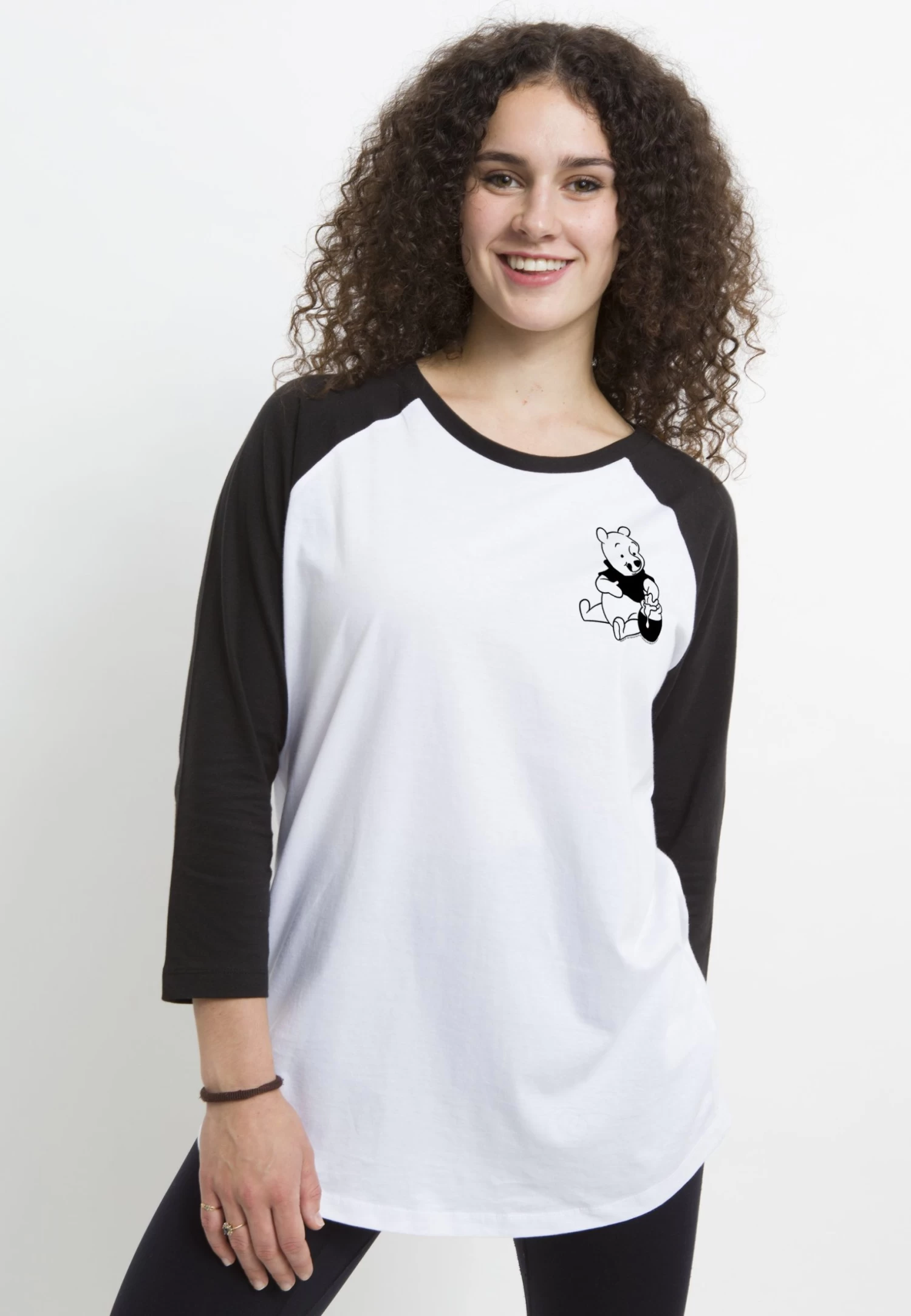Disney Winnie The Pooh Vintage Line WinniepoohMaglietta A Manica LungaWhite Black Donna T-shirt E Top H3A21DBDH-A11 3 Disney Winnie The Pooh Vintage Line WinniepoohMaglietta A Manica LungaWhite Black Donna T-shirt E Top H3A21DBDH-A11 - immagine 3